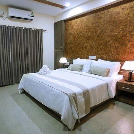 Hotel Shams Inn Kochi エクステリア 写真