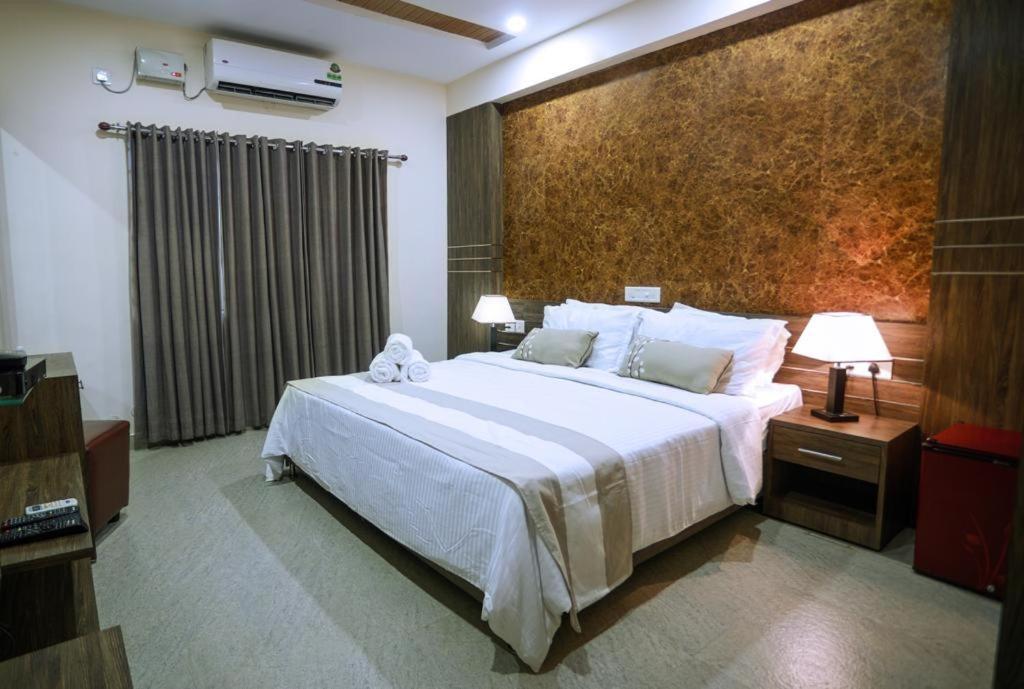 Hotel Shams Inn Kochi エクステリア 写真